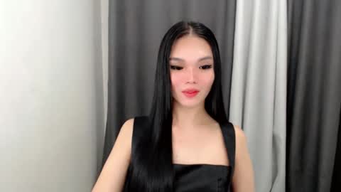 lanawyatt_ online show from 11/08/25, 01:33