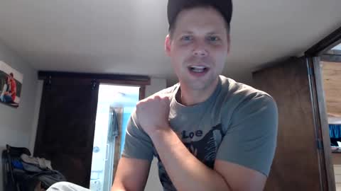 Snapshot of lancehardin chatting on 02/06/25, 12:43 Lance online show from 02/06/25, 12:43