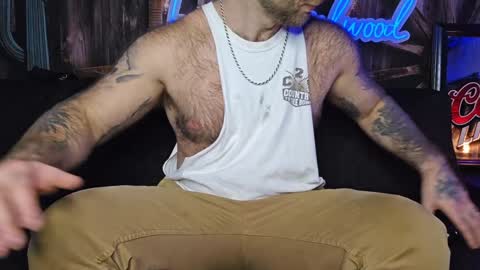 Snapshot of lancehardwood222 chatting on 12/31/24, 02:08 LANCE online show from 12/31/24, 02:08