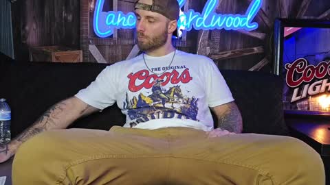 Snapshot of lancehardwood222 chatting on 02/05/25, 01:47 LANCE online show from 02/05/25, 01:47