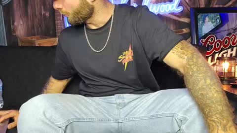 Snapshot of lancehardwood222 chatting on 09/16/25, 12:22 LANCE online show from 09/16/25, 12:22