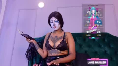 Snapshot of lanemugler_cr chatting on 06/30/26, 12:17 LANEMUGLER online show from 06/30/26, 12:17