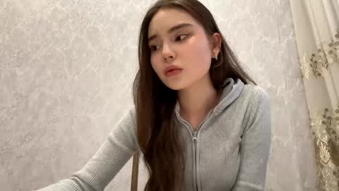 Snapshot of lanihadland chatting on 04/18/26, 02:21 Alice online show from 04/18/26, 02:21