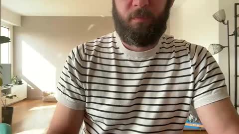 Snapshot of lanimalr chatting on 04/10/26, 09:03 Lanimal online show from 04/10/26, 09:03