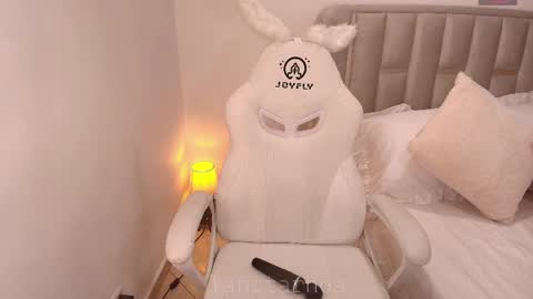 Lina online show from 02/24/25, 12:52