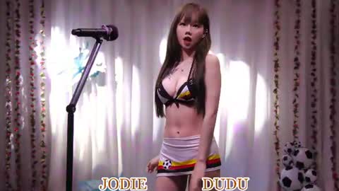 Snapshot of lankwaifong_cindy chatting on 06/17/26, 02:58 lankwaifong_cindy online show from 06/17/26, 02:58