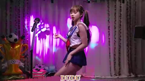 Snapshot of lankwaifong_cindy chatting on 06/23/26, 03:04 lankwaifong_cindy online show from 06/23/26, 03:04
