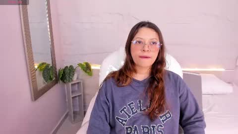 Lanna online show from 06/20/26, 11:46