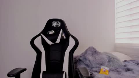 lanna_as online show from 02/11/25, 06:22