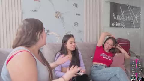 lanna_as online show from 11/07/25, 02:39