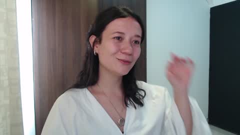 Lanna online show from 12/18/24, 05:00