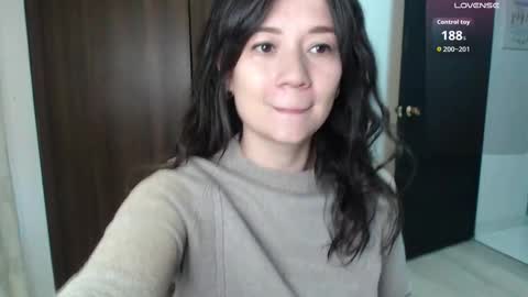 Lanna online show from 09/30/25, 01:05