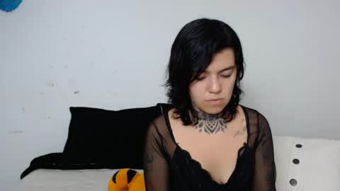 Snapshot of lannie_gonzales chatting on 01/15/25, 09:51 LANNIE online show from 01/15/25, 09:51