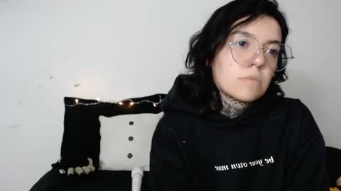 Snapshot of lannie_gonzales chatting on 01/17/25, 09:28 LANNIE online show from 01/17/25, 09:28