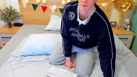 Snapshot of lanny_fandi chatting on 01/23/25, 06:35 Fandi online show from 01/23/25, 06:35