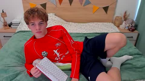 Snapshot of lanny_fandi chatting on 09/10/25, 10:26 Fandi online show from 09/10/25, 10:26