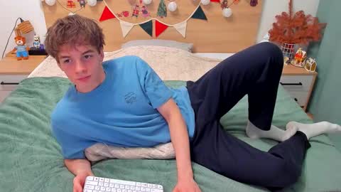 Snapshot of lanny_fandi chatting on 12/16/25, 08:30 Fandi online show from 12/16/25, 08:30