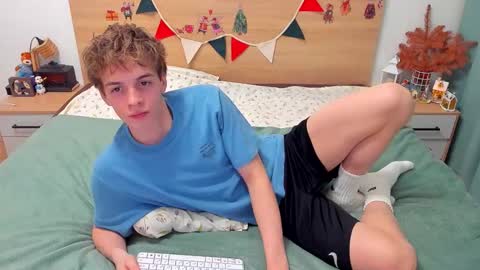 Snapshot of lanny_fandi chatting on 01/13/26, 05:13 Fandi online show from 01/13/26, 05:13