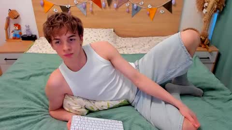 Snapshot of lanny_fandi chatting on 02/18/26, 01:18 Fandi online show from 02/18/26, 01:18