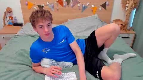 Snapshot of lanny_fandi chatting on 02/20/26, 11:00 Fandi online show from 02/20/26, 11:00