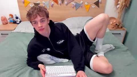 Snapshot of lanny_fandi chatting on 03/11/26, 03:29 Fandi online show from 03/11/26, 03:29