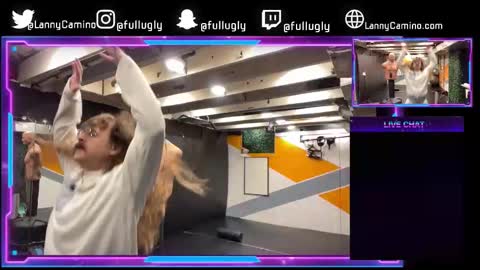 Snapshot of lannycamino chatting on 11/26/25, 01:28 el cee online show from 11/26/25, 01:28