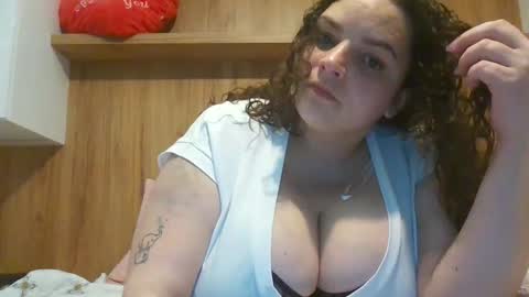 Snapshot of lantti chatting on 04/05/26, 09:45 lantti online show from 04/05/26, 09:45