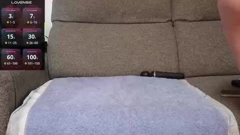 lapetitefrenchie83 online show from 11/04/25, 09:52