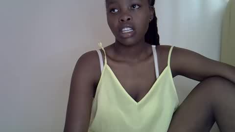 Snapshot of lara5872 chatting on 01/18/26, 07:45 lara online show from 01/18/26, 07:45