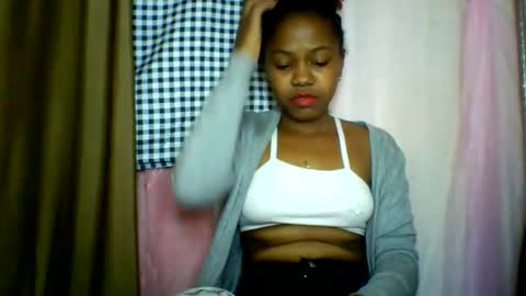 lara_belle online show from 06/08/26, 03:01