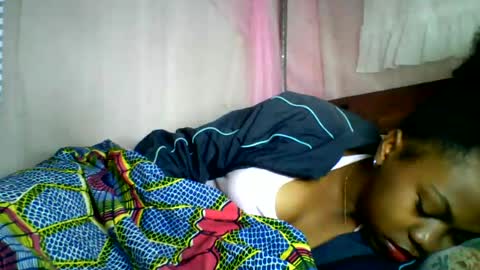 Snapshot of lara_belle chatting on 06/14/26, 02:35 lara_belle online show from 06/14/26, 02:35