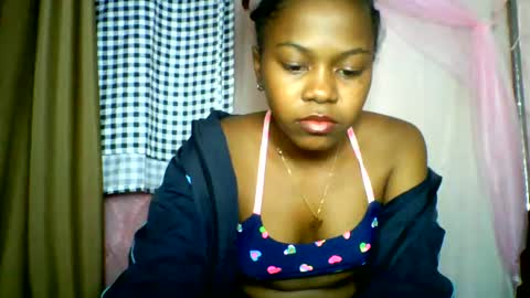 Snapshot of lara_belle chatting on 06/15/26, 10:34 lara_belle online show from 06/15/26, 10:34