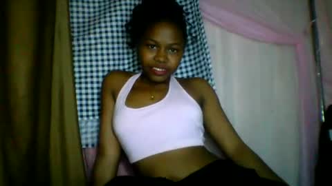 Snapshot of lara_belle chatting on 07/05/26, 04:25 lara_belle online show from 07/05/26, 04:25