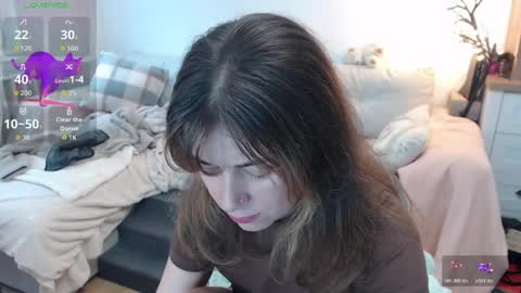 Snapshot of lara_c_rau chatting on 04/21/26, 04:56 Lara online show from 04/21/26, 04:56