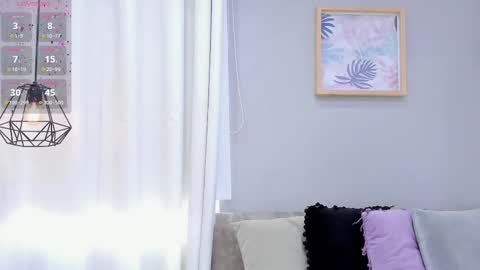      700  200   online show from 09/21/25, 12:07