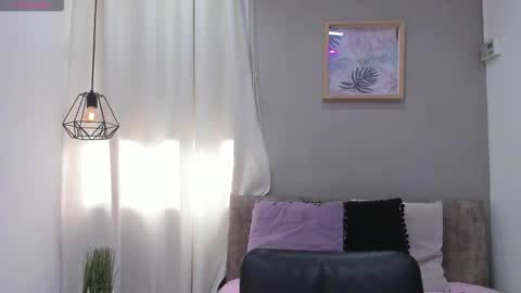      700  200   online show from 12/05/25, 07:43