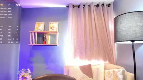      700  200   online show from 06/27/26, 07:41