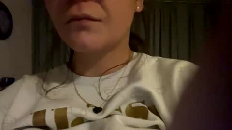 Snapshot of laraa333 chatting on 01/09/25, 11:34 Little online show from 01/09/25, 11:34