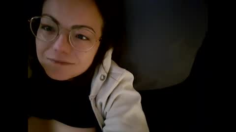 Snapshot of laraa333 chatting on 01/14/25, 09:56 Little online show from 01/14/25, 09:56