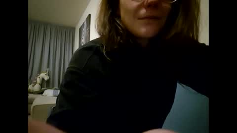 Snapshot of laraa333 chatting on 01/28/25, 01:50 Little online show from 01/28/25, 01:50