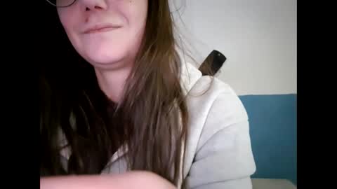 Snapshot of laraa333 chatting on 02/13/25, 03:35 Little online show from 02/13/25, 03:35