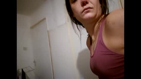 Snapshot of laraa333 chatting on 02/15/25, 05:41 Little online show from 02/15/25, 05:41