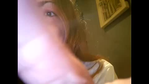 Snapshot of laraa333 chatting on 10/05/25, 01:15 Little online show from 10/05/25, 01:15