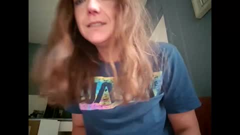 Snapshot of laraa333 chatting on 10/12/25, 11:53 Little online show from 10/12/25, 11:53