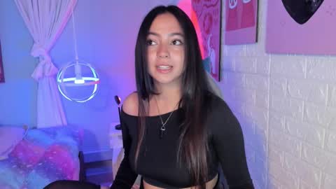 lara online show from 09/17/25, 04:03