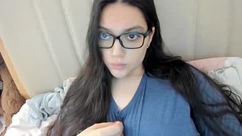lara online show from 05/28/26, 05:43