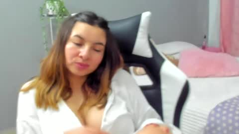 Lara online show from 05/15/26, 11:01