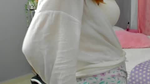Lara online show from 05/15/26, 11:45