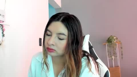 Lara online show from 05/27/26, 07:11