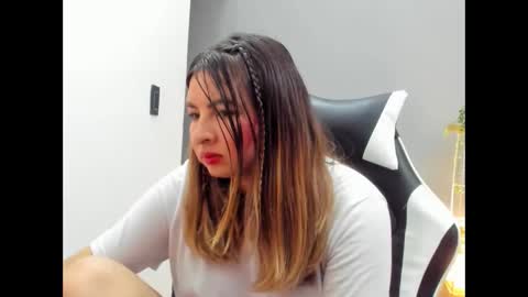 Lara online show from 05/30/26, 02:52